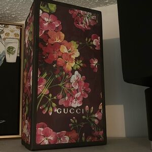 Gucci box